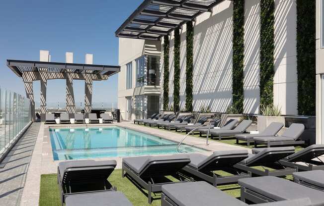 Rooftop swimming pool at AVE Phoenix Sky, Phoenix