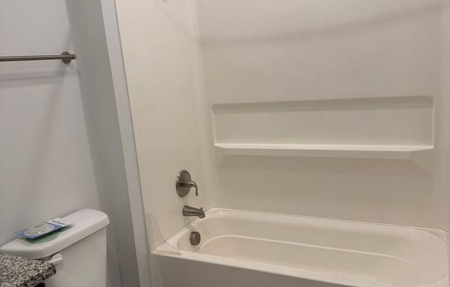 Studio, 1 bath, 560 sqft, $1,600, Unit Heritage East- Unit 205