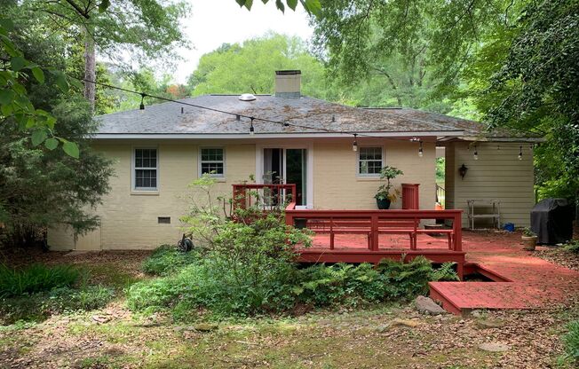 Super Cute Cottage 1 mile from Toomers Corner