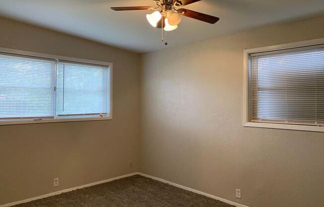 3 beds, 1 bath, $1,000