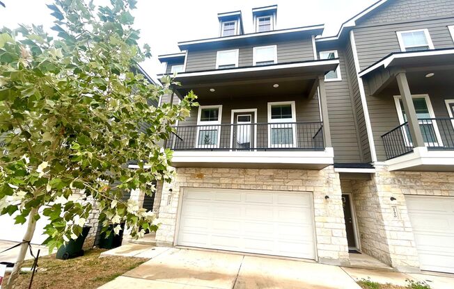 AVAILABLE NOW! Tri-Level 3 Bedroom / 3.5 Bath Home Near Dominion Country Club!