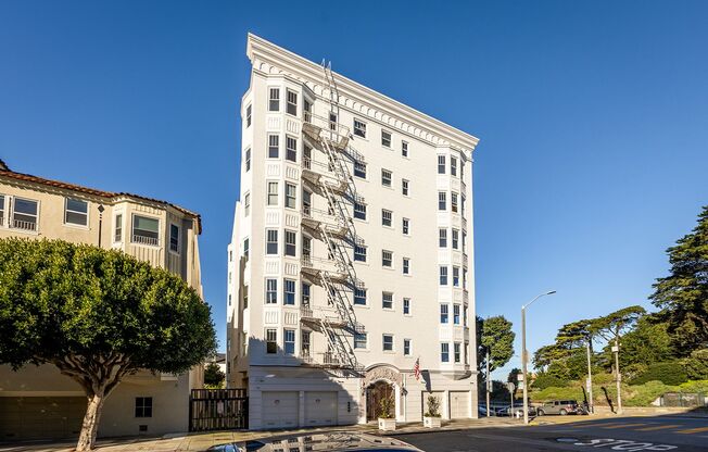 575 Pierce Street (1112r)