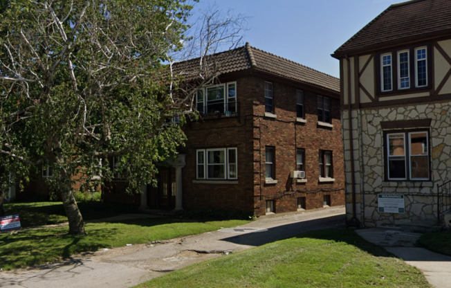2126 Auburn St