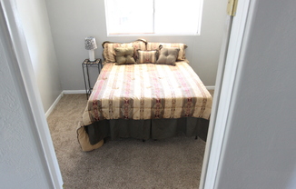 ***Rarely Available***1 bed 1 bath, 2 blocks from Colorado Mesa University