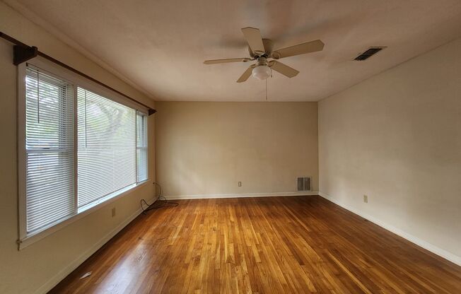 3 beds, 1 bath, $1,550