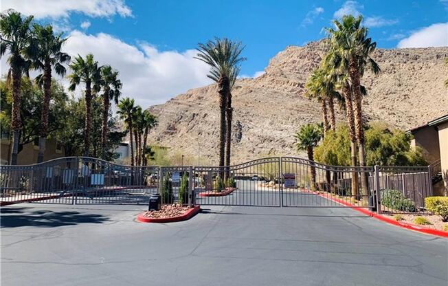 1ST-FLOOR 2 bed condo for rent in Cliff Shadows!