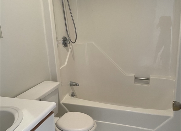 2 beds, 2 baths, 1,206 sqft, $3,000, Unit 502
