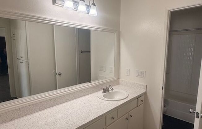 1 bed, 1 bath, 713 sqft, $2,075, Unit A135