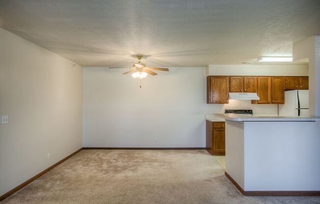 2 beds, 2 baths, $1,210, Unit 02