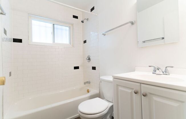 1 bed, 1 bath, $1,695, Unit 212-19