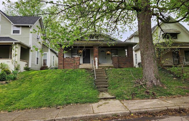 1309 Oxford St