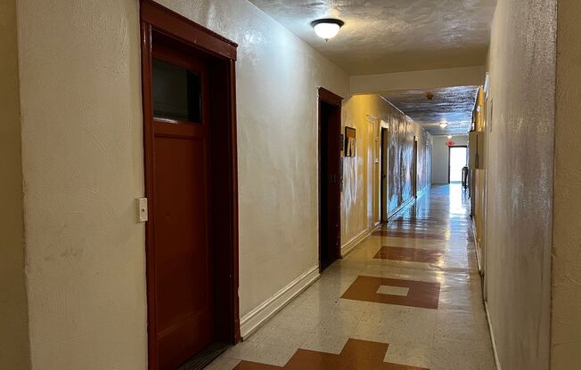 Studio, 1 bath, 400 sqft, $875, Unit 710