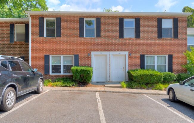 4 bedroom / 2 1/2 Bath. Undergrad Welcome. Off Street Parking, Bus Route