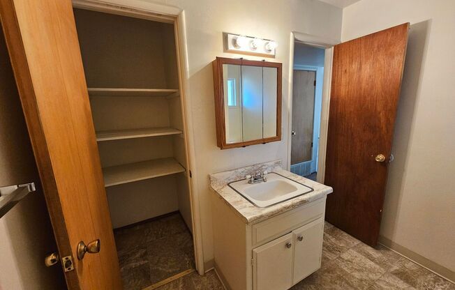 1 bed, 1 bath, $1,295, Unit 13