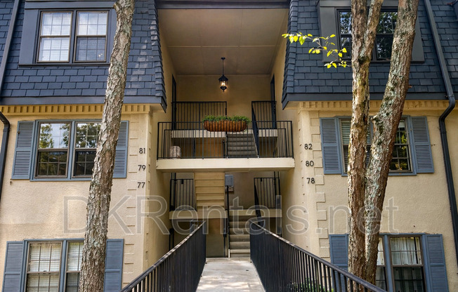 82 MONTRE SQ NW