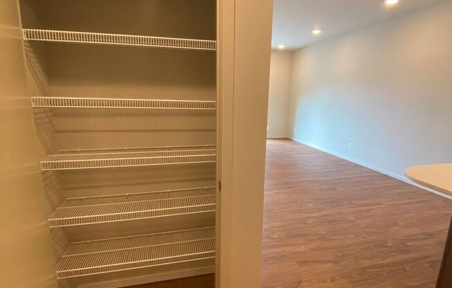1 bed, 1 bath, 671 sqft, $1,325, Unit 363