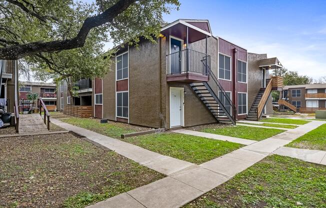 a house that is parked on the side of a building