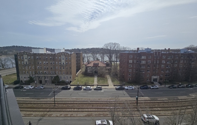 1 bed, 1 bath, 700 sqft, $3,100, Unit 610