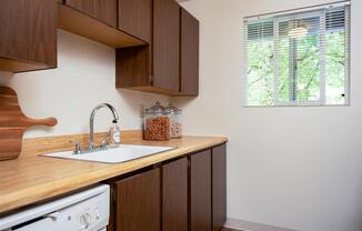 St James on Hall | Kitchen