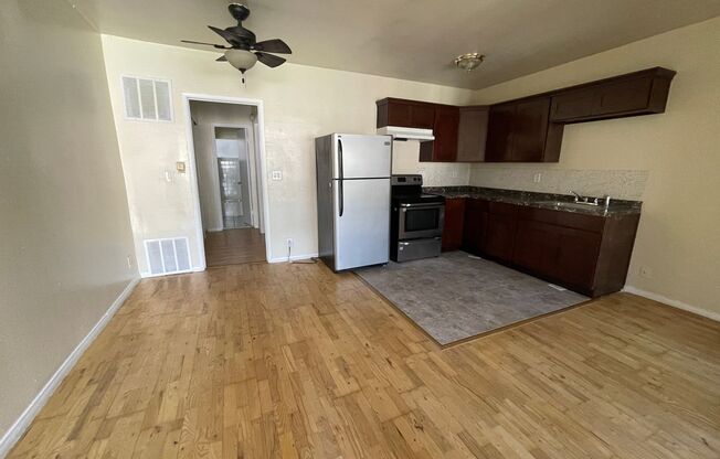 2 beds, 1 bath, 700 sqft, $2,200, Unit 305