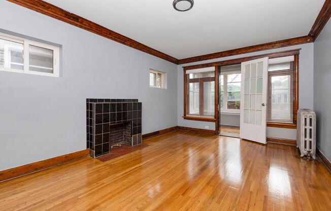 1514-1516 E 67th PL