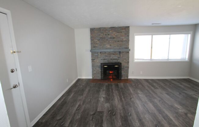 2 beds, 1 bath, 875 sqft, $1,075, Unit 10719-9