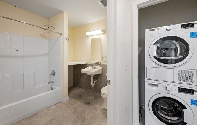 1 bed, 1 bath, 655 sqft, $2,595, Unit 5E