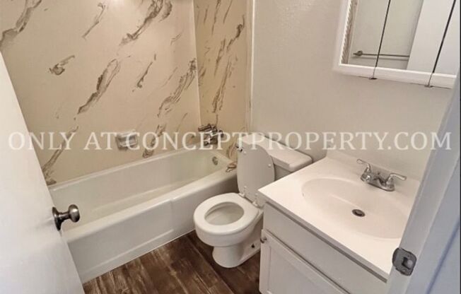 2 beds, 1 bath, 580 sqft, $1,249, Unit B3