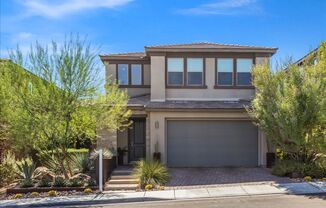 Ultra-Modern Resorts Home in Stonebridge