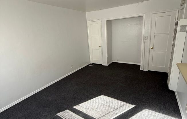 Studio, 1 bath, $1,400, Unit B