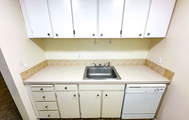 2 beds, 1 bath, 834 sqft, $1,895, Unit 205