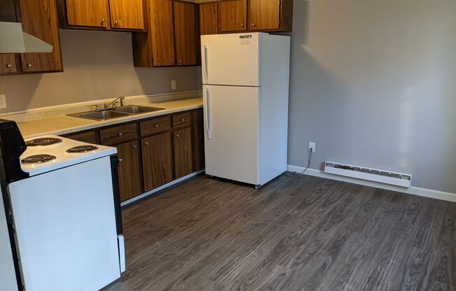 2 beds, 1 bath, 900 sqft, $895