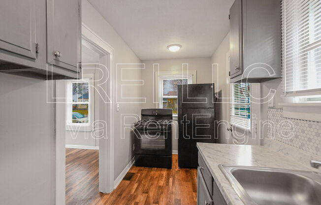 343 N 42 ST