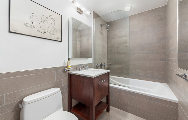 454 W 54th St