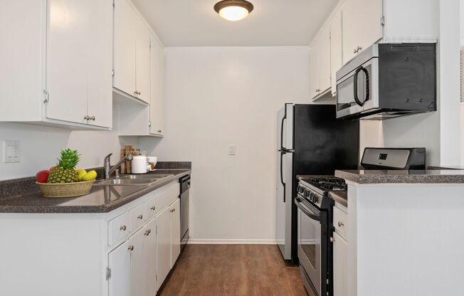1 bed, 1 bath, 680 sqft, $2,395, Unit 17-101