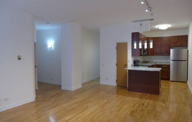 1 bed, 1 bath, 700 sqft, $2,095, Unit 08B