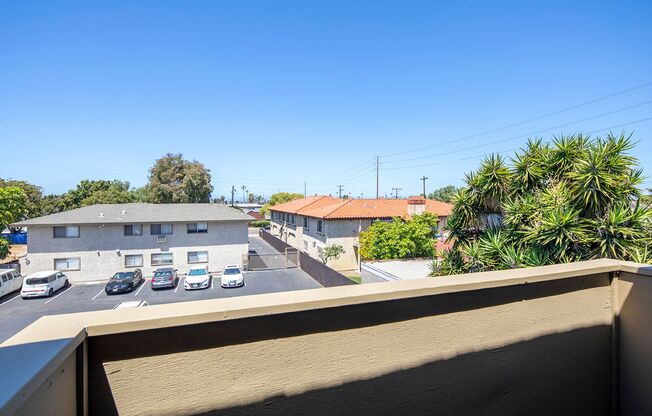 *2 WEEKS FREE!* Large 1BR with A/C in a Gated Chula Vista Community