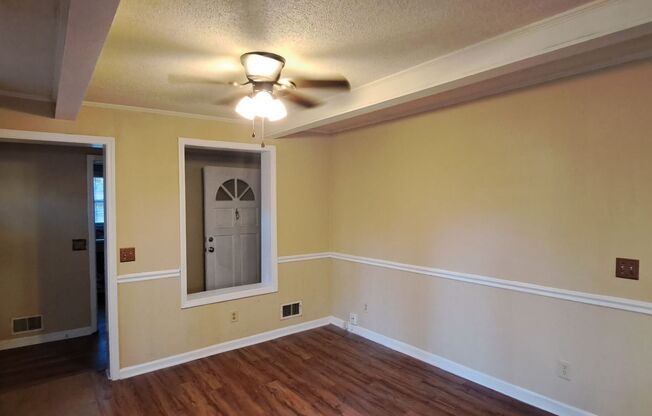 4 beds, 2 baths, $1,595