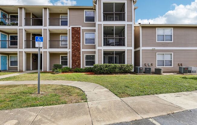 1 bed, 1 bath, 745 sqft, $1,385