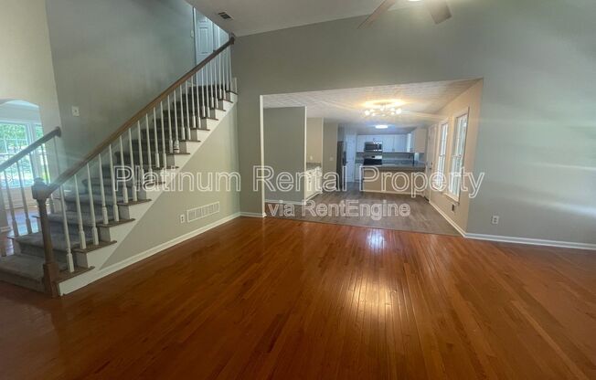 4 beds, 2.5 baths, 2,959 sqft, $2,695