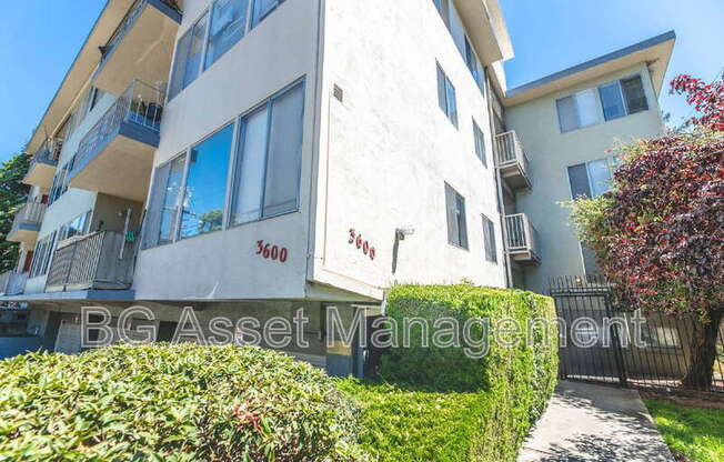 3600 DIMOND AVE