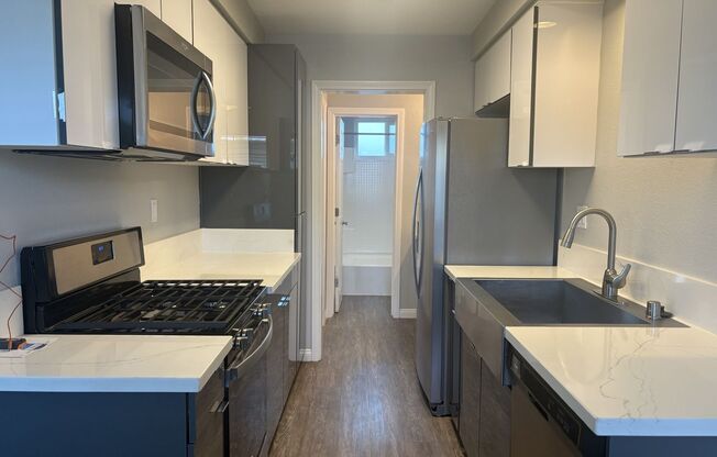 1 bed, 1 bath, 540 sqft, $2,110, Unit 320-17