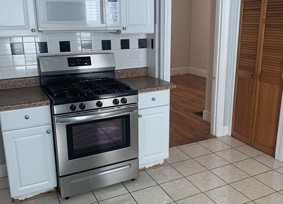 19 CHARNWOOD RD