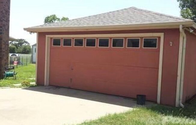 3905 COUNTRY MDWS CIR