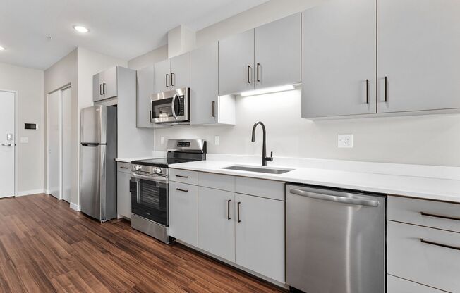 Studio, 1 bath, 525 sqft, $1,095, Unit 325