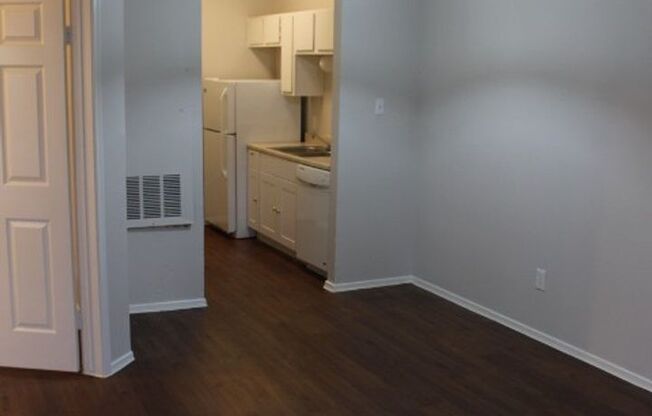 1 bed, 1 bath, $900, Unit APARTMENT 114