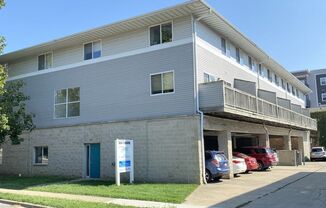 905 W Springfield Ave