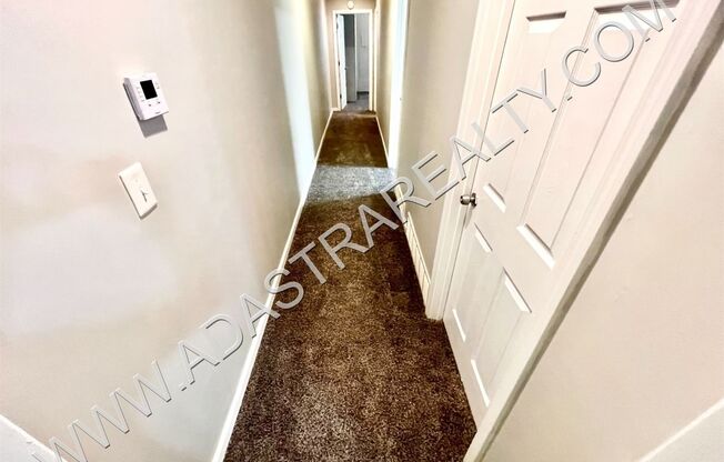 2 beds, 1 bath, $995