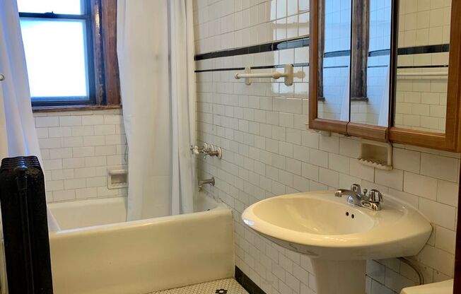 Studio, 1 bath, 300 sqft, $1,585, Unit 530-501