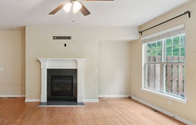 Charming 3BR Townhome in Kennesaw